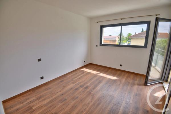 Maison à vendre  5 pièces - 153 m 2   ROMANS SUR ISERE  - 26