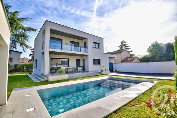 Maison à vendre  5 pièces - 153 m 2   ROMANS SUR ISERE  - 26