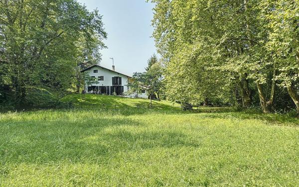 Maison à vendre    6 pièces • 184 m2 Villefranque