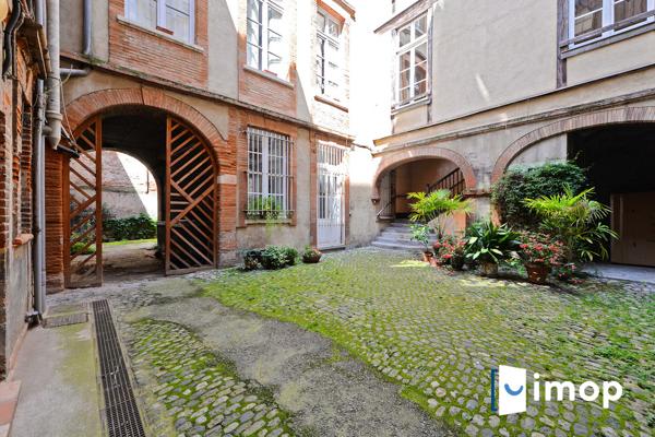 2 pièces place du Salin