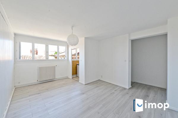 2 pièces place du Salin