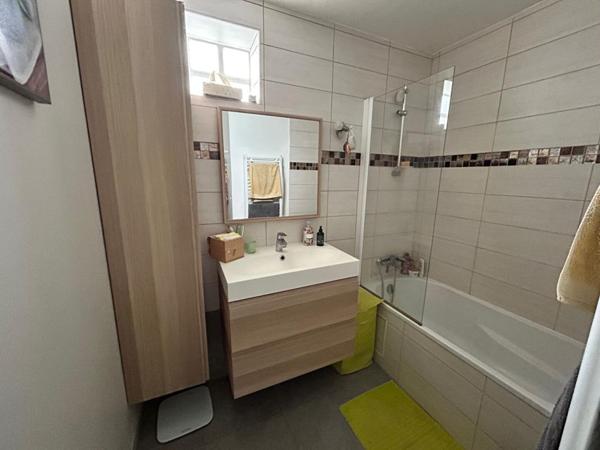 appartement de type 3/4 de 80 m²avec terrasse au calme