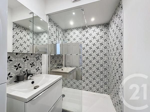 Maison à vendre  8 pièces - 157 m 2   DECINES CHARPIEU  - 69