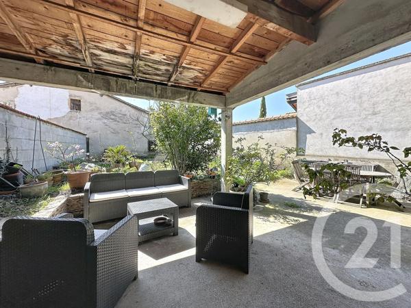 Maison à vendre  8 pièces - 157 m 2   DECINES CHARPIEU  - 69