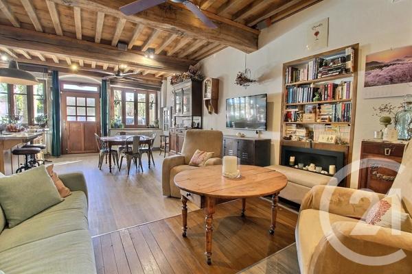 Maison à vendre  8 pièces - 157 m 2   DECINES CHARPIEU  - 69