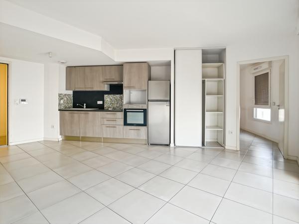 Saint-Jean-de-Védas (34430) Appartement T2 avec terrasse et parking – Résidence Seniors avec services.