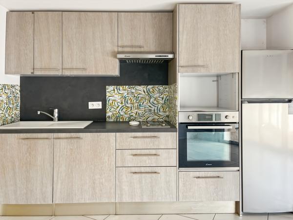 Saint-Jean-de-Védas (34430) Appartement T2 avec terrasse et parking – Résidence Seniors avec services.