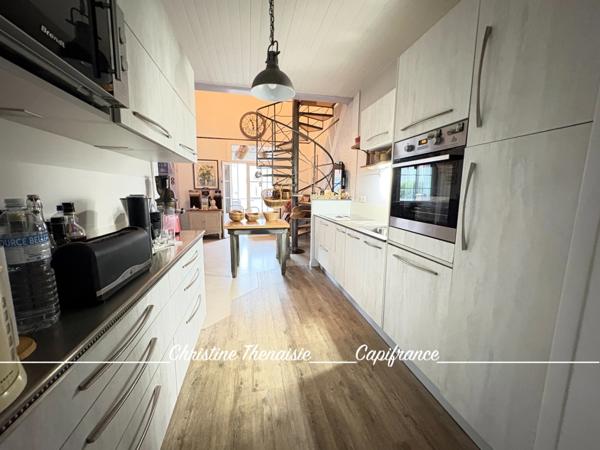 Maison à vendre - 6 pièces - à seulement 100 m de la corniche - SAINT HILAIRE DE RIEZ (85)