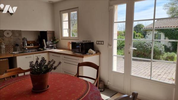 Maison en pierre + 2 gîtes