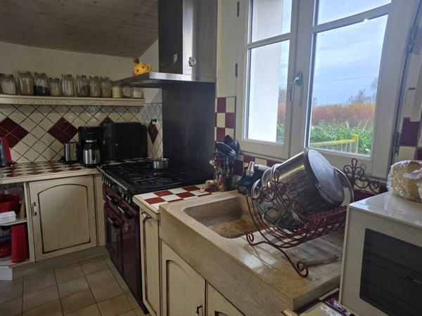 Propriété à vendre 12 pièces BEAUVOIR SUR MER (85)