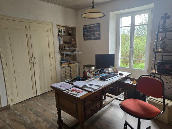 Propriété à vendre 12 pièces BEAUVOIR SUR MER (85)