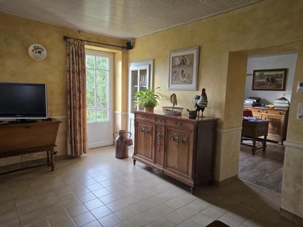 Propriété à vendre 12 pièces BEAUVOIR SUR MER (85)