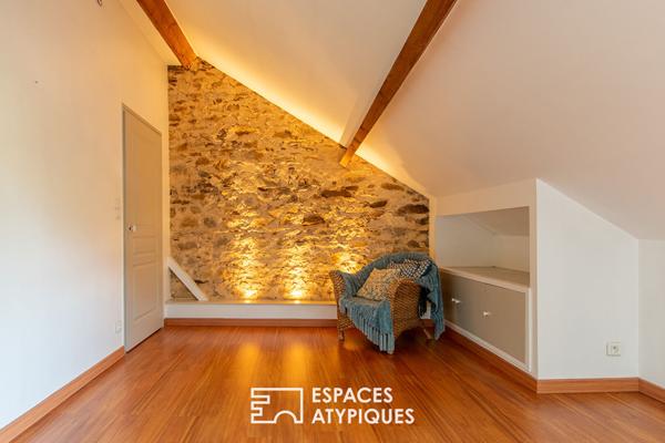 Maison de charme et son écrin de verdure