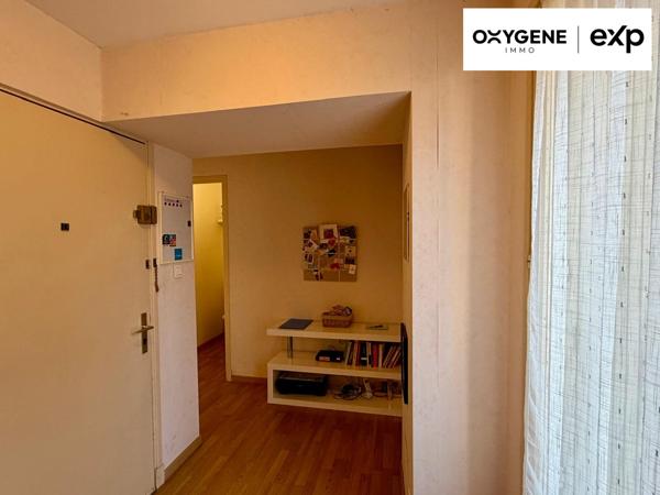 Appartement T3 avec terrasse et grand grenier. Carcassonne.