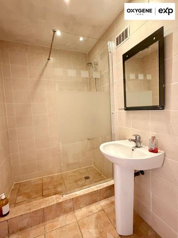 Appartement T3 avec terrasse et grand grenier. Carcassonne.