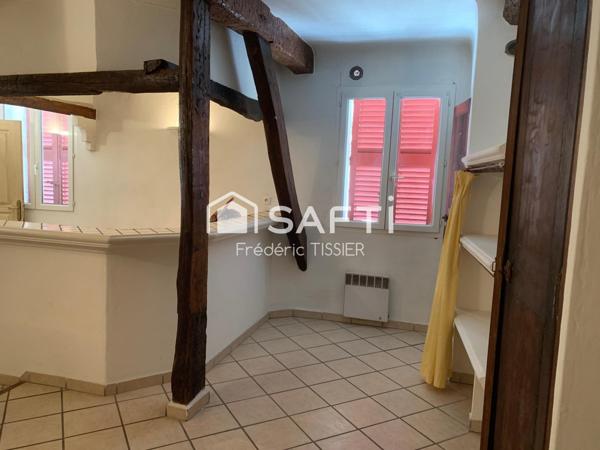 Draguignan : Immeuble avec 5 appartements et un local co.