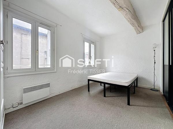 Draguignan : Immeuble avec 5 appartements et un local co.