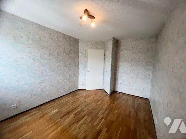 Appartement traversant de type 3 à Barberaz 

Dans une résidence calme et verdoyante, sur la ...