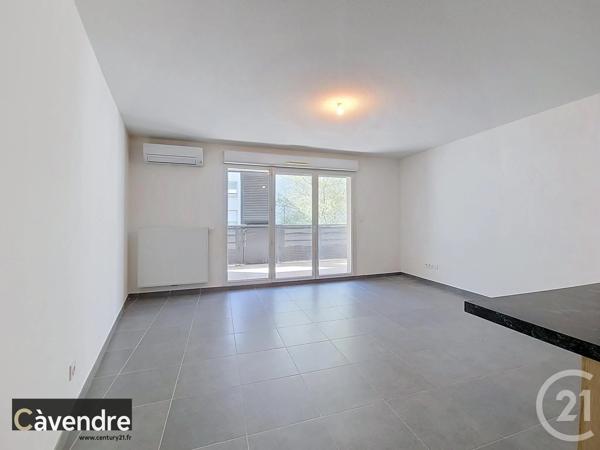 Appartement F3 à vendre  3 pièces - 77 m 2   AVIGNON  - 84