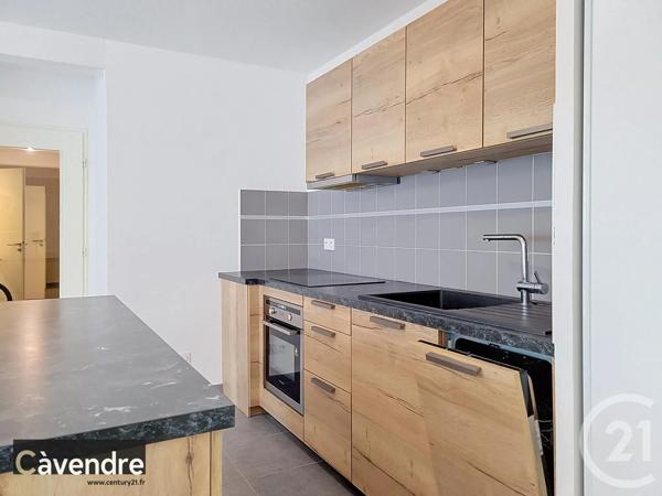 Appartement F3 à vendre  3 pièces - 77 m 2   AVIGNON  - 84