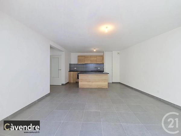 Appartement F3 à vendre  3 pièces - 77 m 2   AVIGNON  - 84