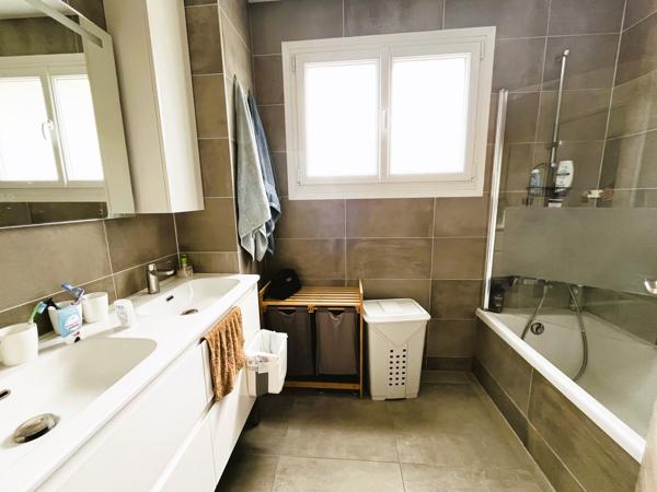 MAISON NEUVE DE 2022 - 4 CHAMBRES - JARDIN CLOS
