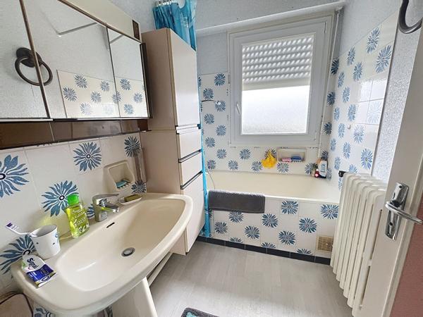 Maison à vendre au coeur des Ponts de Cé, 3 chambres dont une vie de plain-pied proche des commodités à pieds avec jardin clos.