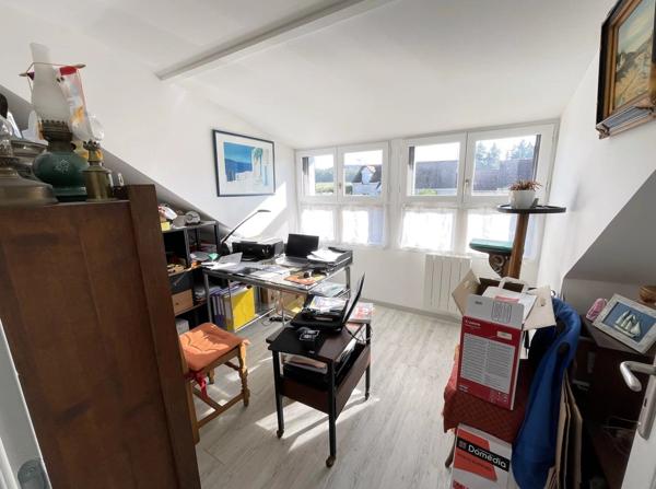 MAISON  de 9 pièces dans un village calme à 5 km de VERNON