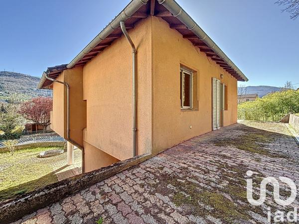 Maison 3 pièces de 80 m² à Saint-Affrique (12400)