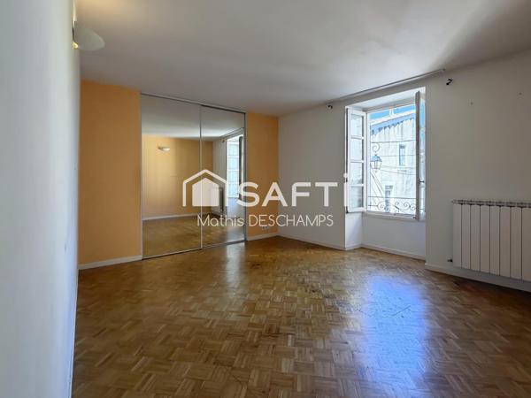 198 m², garage et terrasse en centre-ville