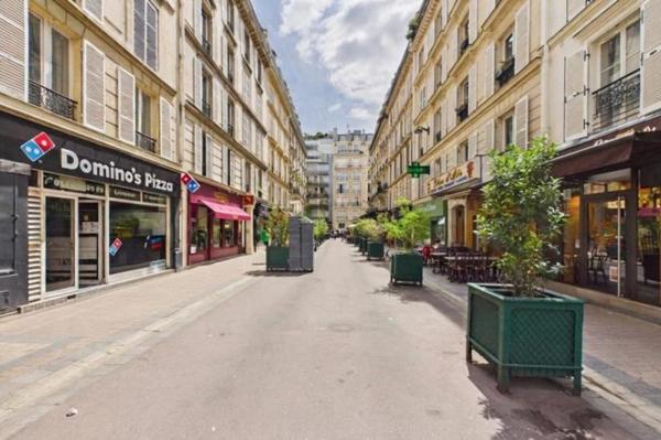Vente - Appartement 2 pièces 50 m 2 Paris (75017)
