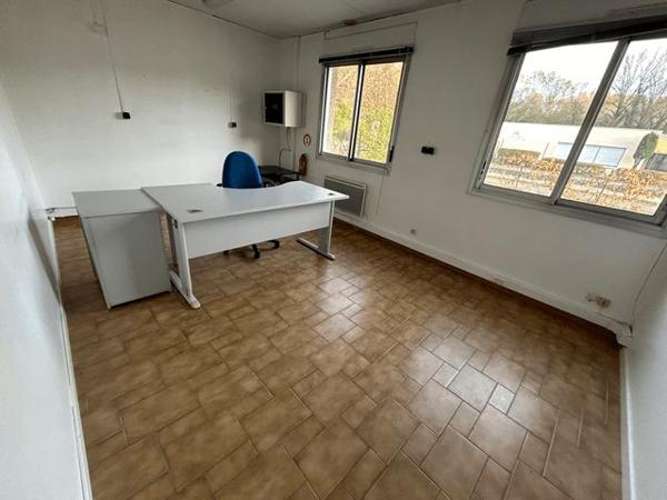Local commercial 1 pièce T1 F1 119 m² à Vienne ZA LE MOULIN DE MALISSOL 38200 à louer