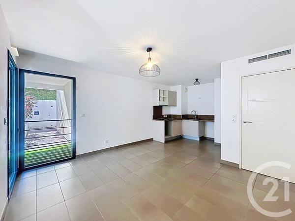 Appartement F2 à vendre  2 pièces - 39 m 2   MOUGINS  - 06