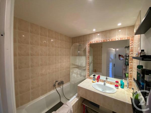 Appartement F2 à vendre  2 pièces - 39 m 2   MOUGINS  - 06