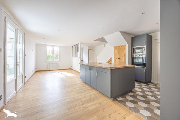 Maison à vendre 235 000 € Surgères 7 p 123 m² DPE E