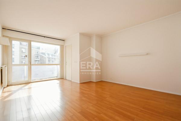 Studio avec balcon, lumineux et sans vis à vis