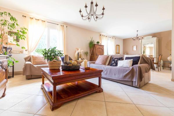 BELLEFOND SUR SON SUPERBE TERRAIN DE 731 M2 MAISON 6 PIECES DE 166 M2