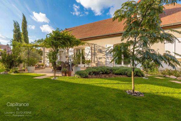 BELLEFOND SUR SON SUPERBE TERRAIN DE 731 M2 MAISON 6 PIECES DE 166 M2