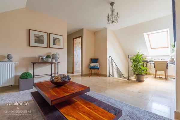 BELLEFOND SUR SON SUPERBE TERRAIN DE 731 M2 MAISON 6 PIECES DE 166 M2