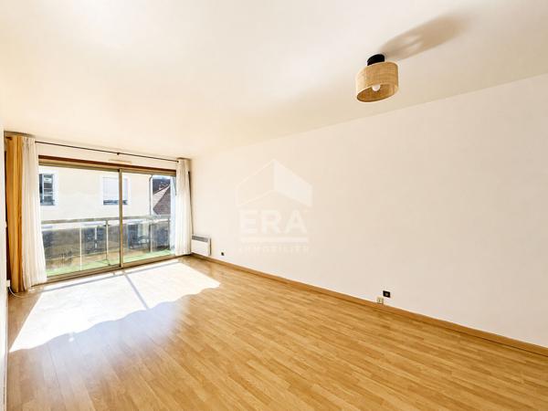 Pau CARNOT : Appartement traversant T3 avec balcon