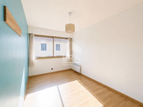 Pau CARNOT : Appartement traversant T3 avec balcon