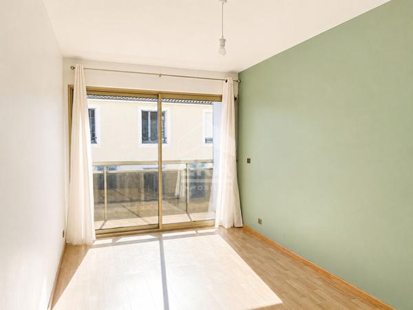 Pau CARNOT : Appartement traversant T3 avec balcon