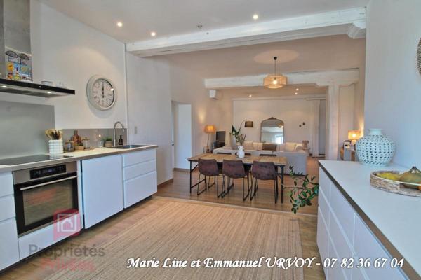 Appartement T3 bis de 109 m² dans bel immeuble avec ascenseur et place de parking sécurisée