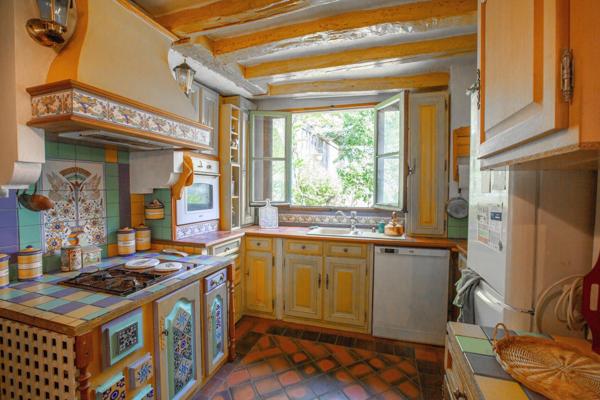 SUPERBE MAISON FAMILIALE 135 M2-CENTRE BOURG