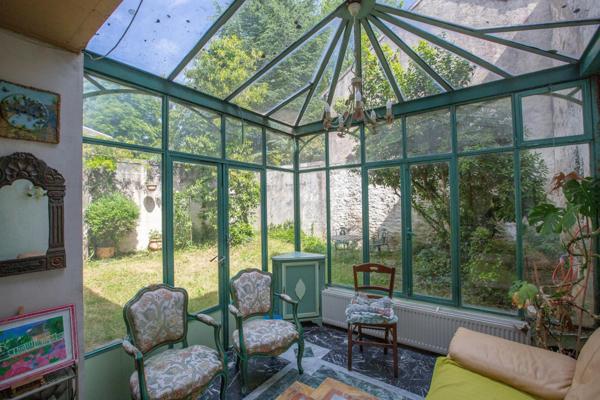 SUPERBE MAISON FAMILIALE 135 M2-CENTRE BOURG