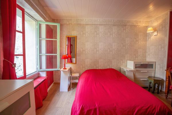 SUPERBE MAISON FAMILIALE 135 M2-CENTRE BOURG