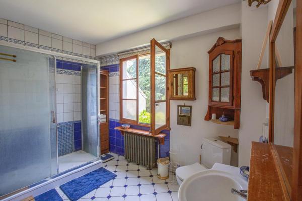 SUPERBE MAISON FAMILIALE 135 M2-CENTRE BOURG