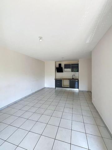 Bron : Appartement T3 avec beau balcon et un garage