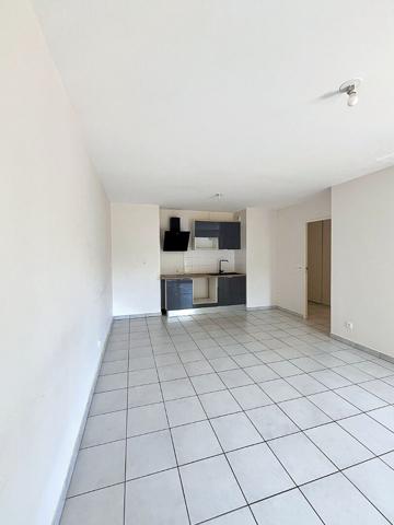 Bron : Appartement T3 avec beau balcon et un garage