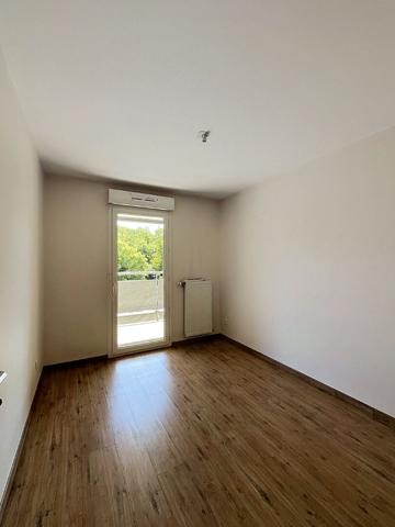 Bron : Appartement T3 avec beau balcon et un garage